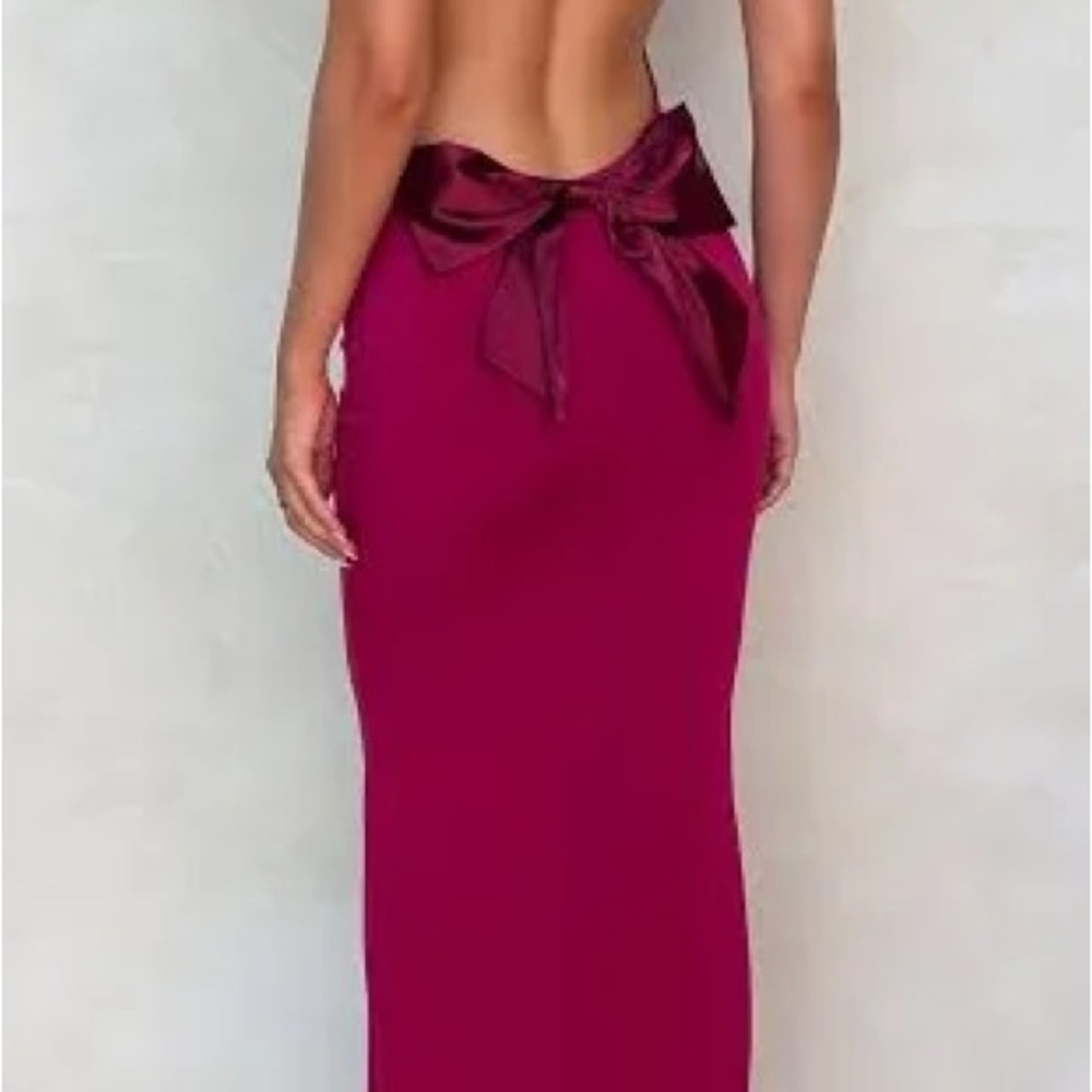 Elegant Backless Burgundy Dress